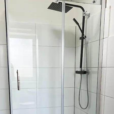 Cozy Worker Apartments Нидеркассель Экстерьер фото