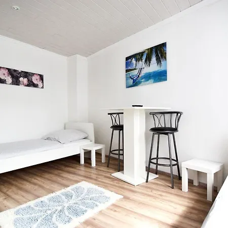 Cozy Worker Apartments Нидеркассель Экстерьер фото